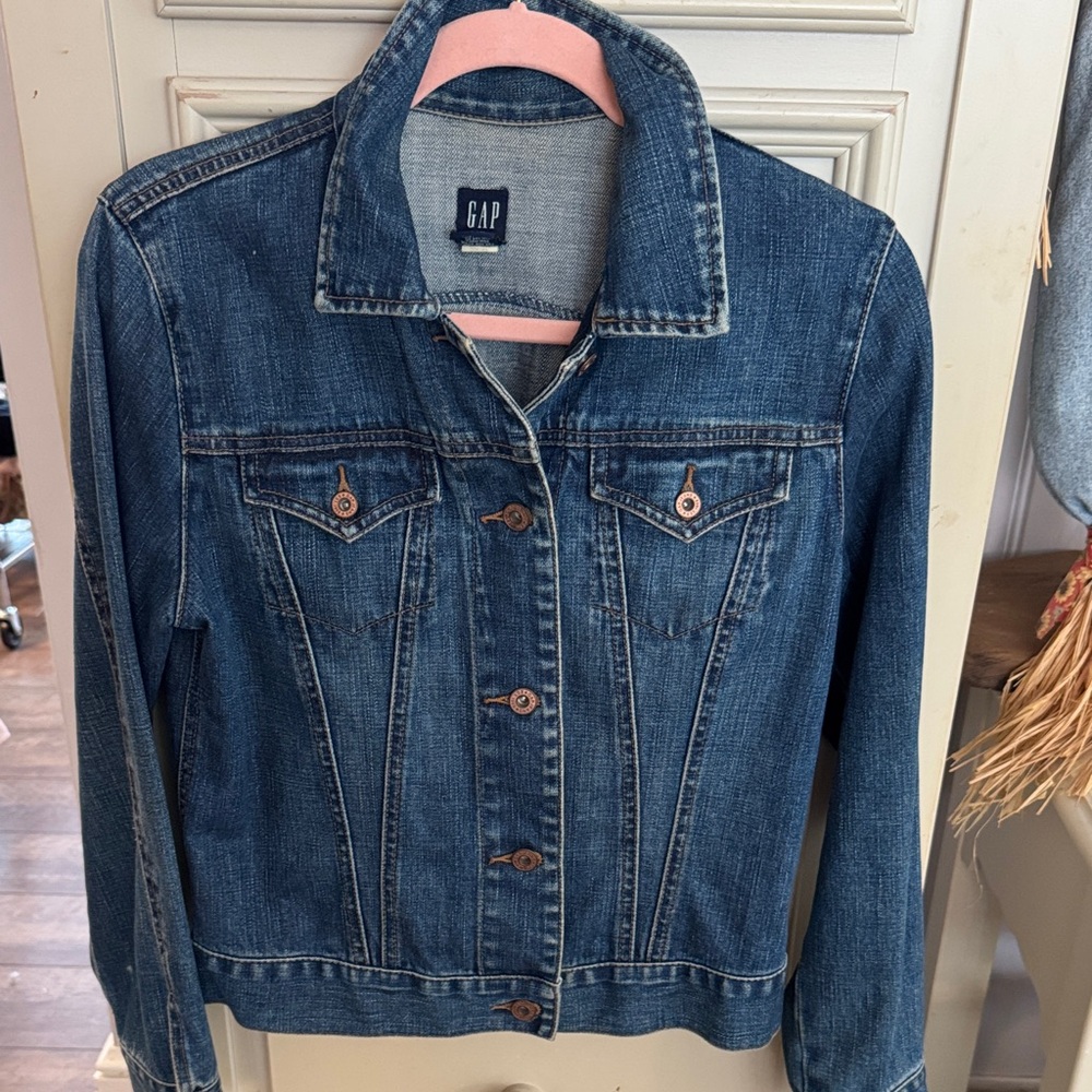 GAP Women's Medium Blue Denim Jacket with Button Front